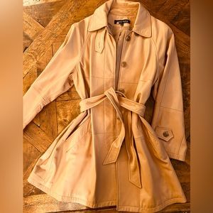 Anne Klein like new!! Leather Fall jacket with tie belt.